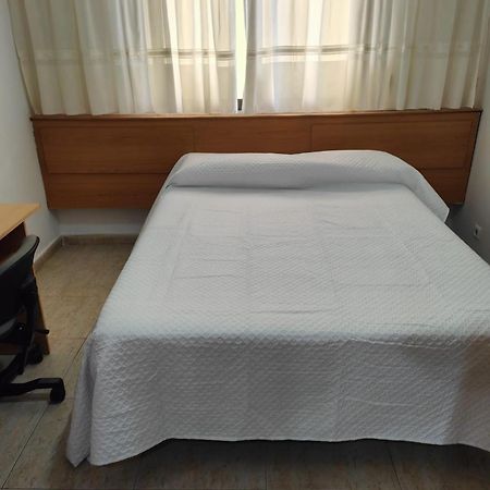 Hostal Jose Luis Brunete Buitenkant foto